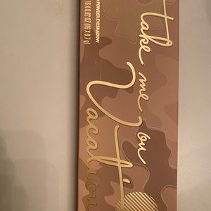 Kylie Take me on Vacation Eyeshadow Palette